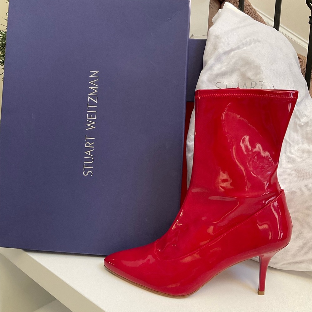 Stuart Weitzman RedHot Clingy Booties Size 10